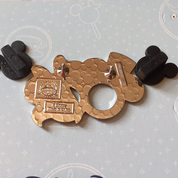 Disney Parks Mickey and Minnie Wedding Bands Pin - Picture 3 of 4
